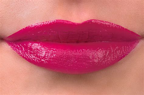 magenta color lipstick.